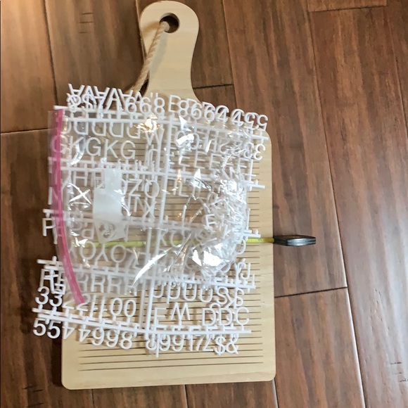Message board with plastic letters - Picture 4 of 4